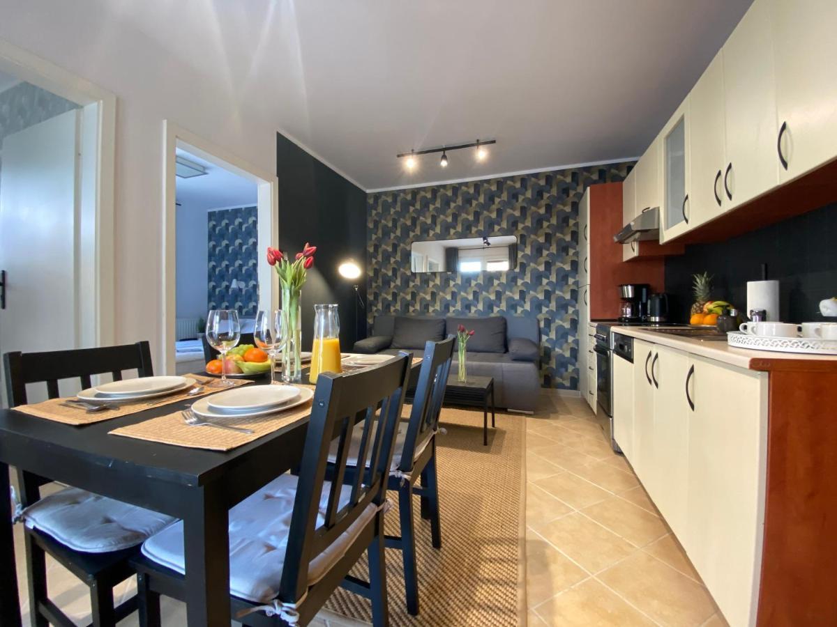 Przy Plazy Promenada Apartment *